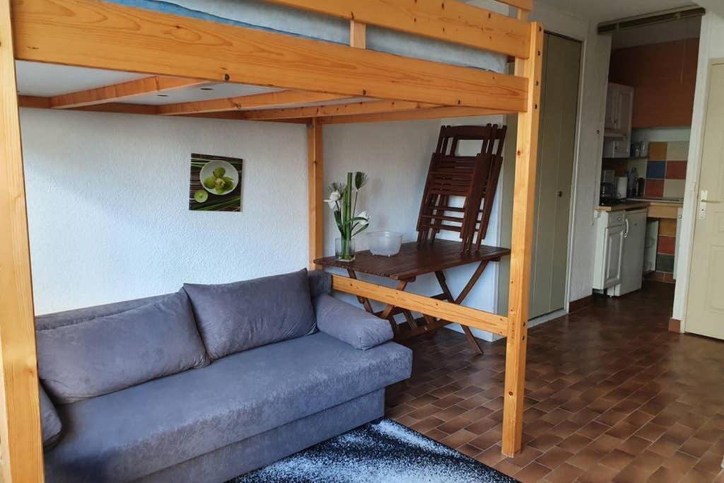 Studio Cabines 6 Couchages 150 M De La Plage Et A Quelques Secondes Des Commerces Wifi Gratuit La Grande Motte Luaran gambar